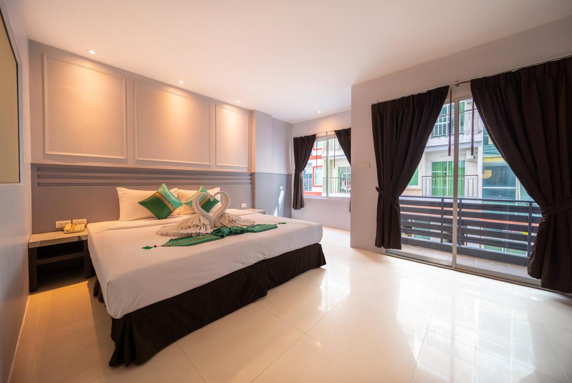 Fundee Boutique Hotel Patong Exteriör bild