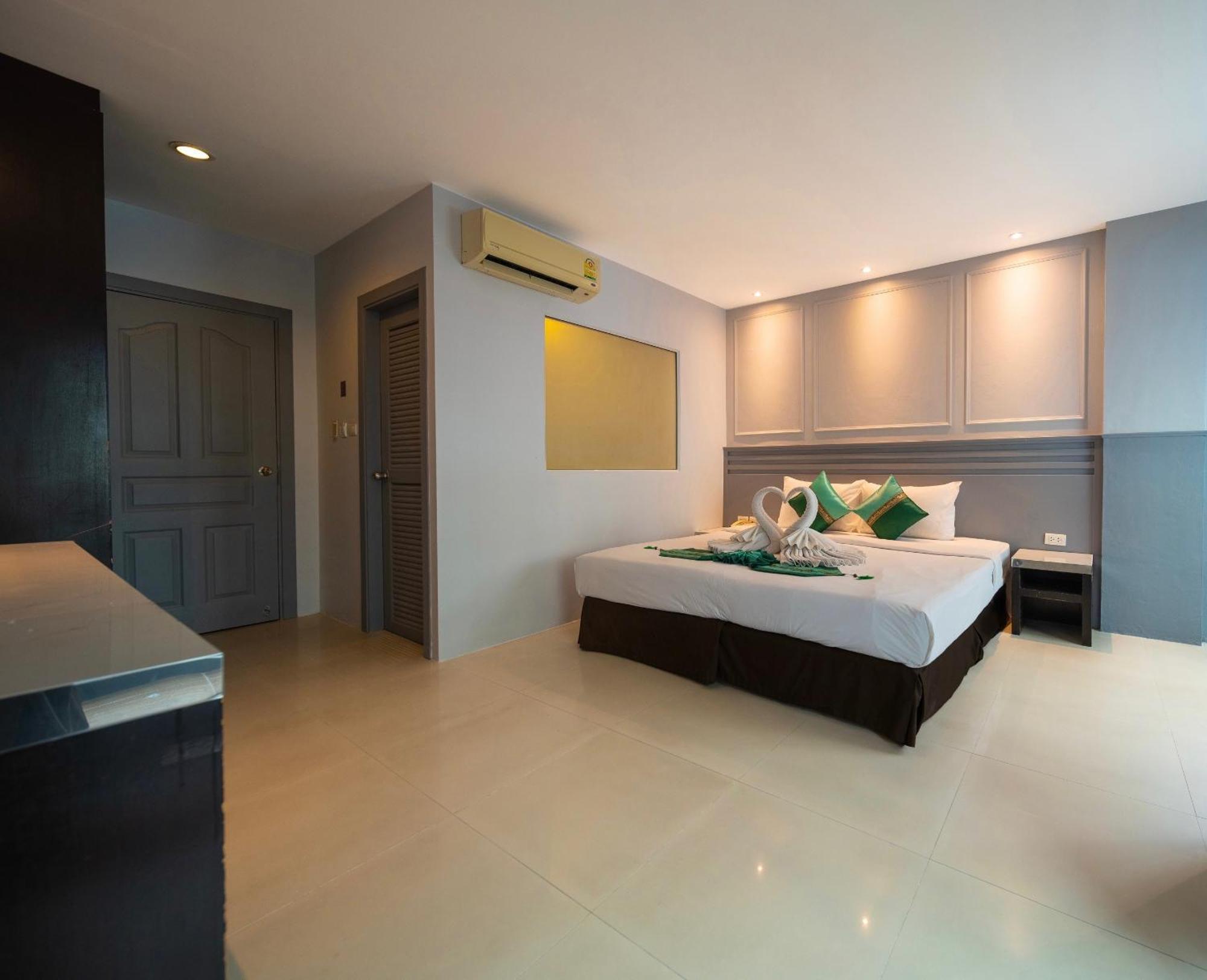 Fundee Boutique Hotel Patong Exteriör bild
