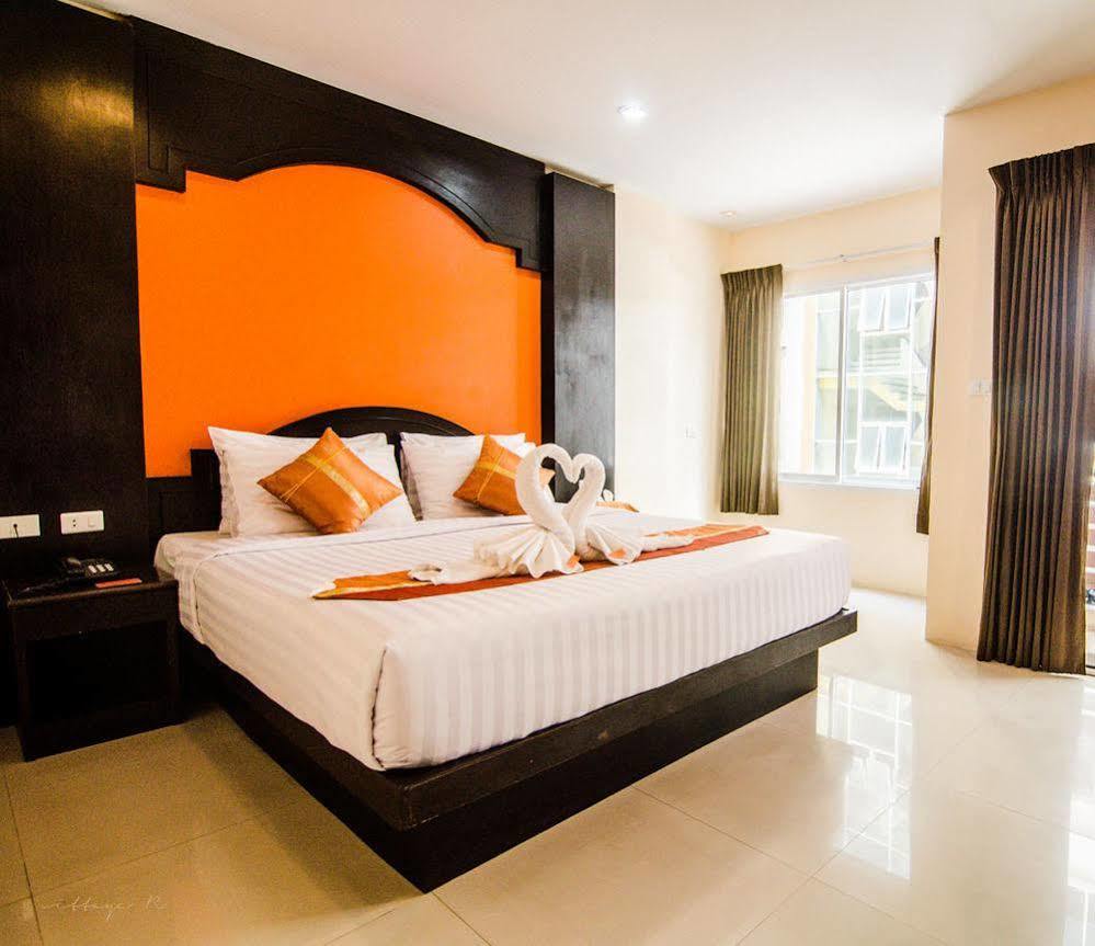 Fundee Boutique Hotel Patong Exteriör bild